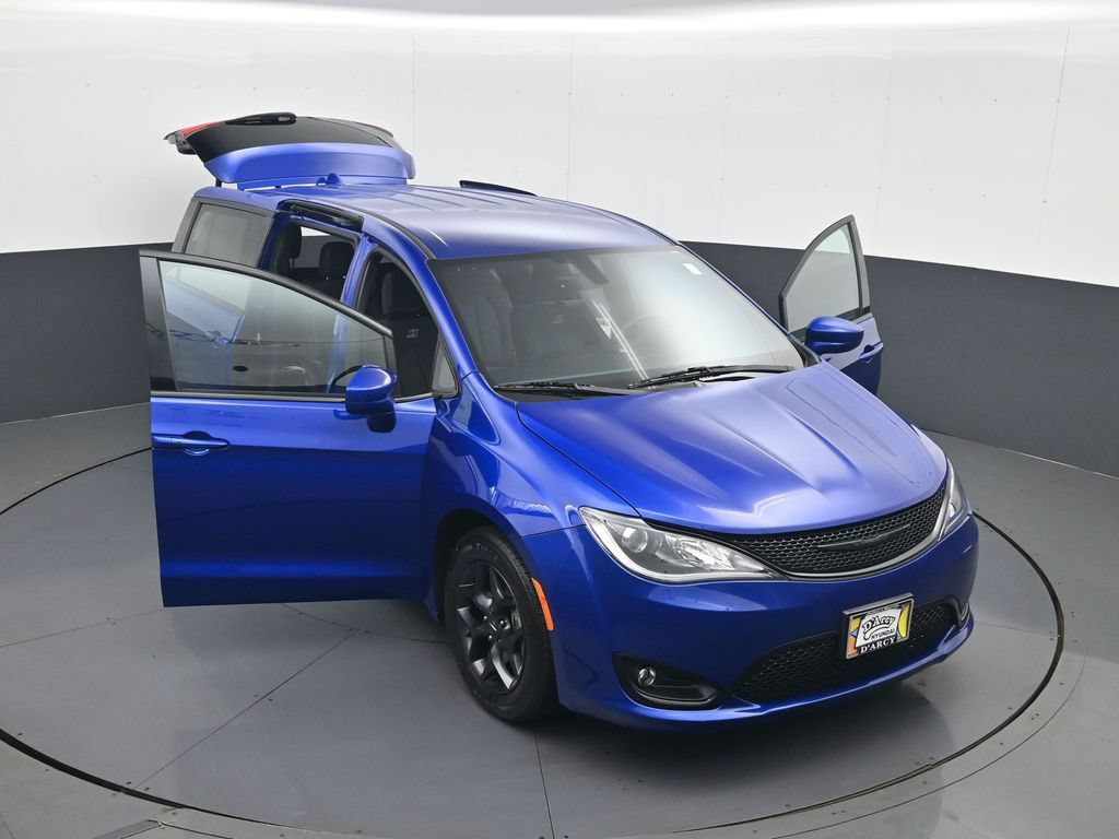 Used 2019 Chrysler Pacifica Touring Plus w/ S Appearance Package FWD image 31