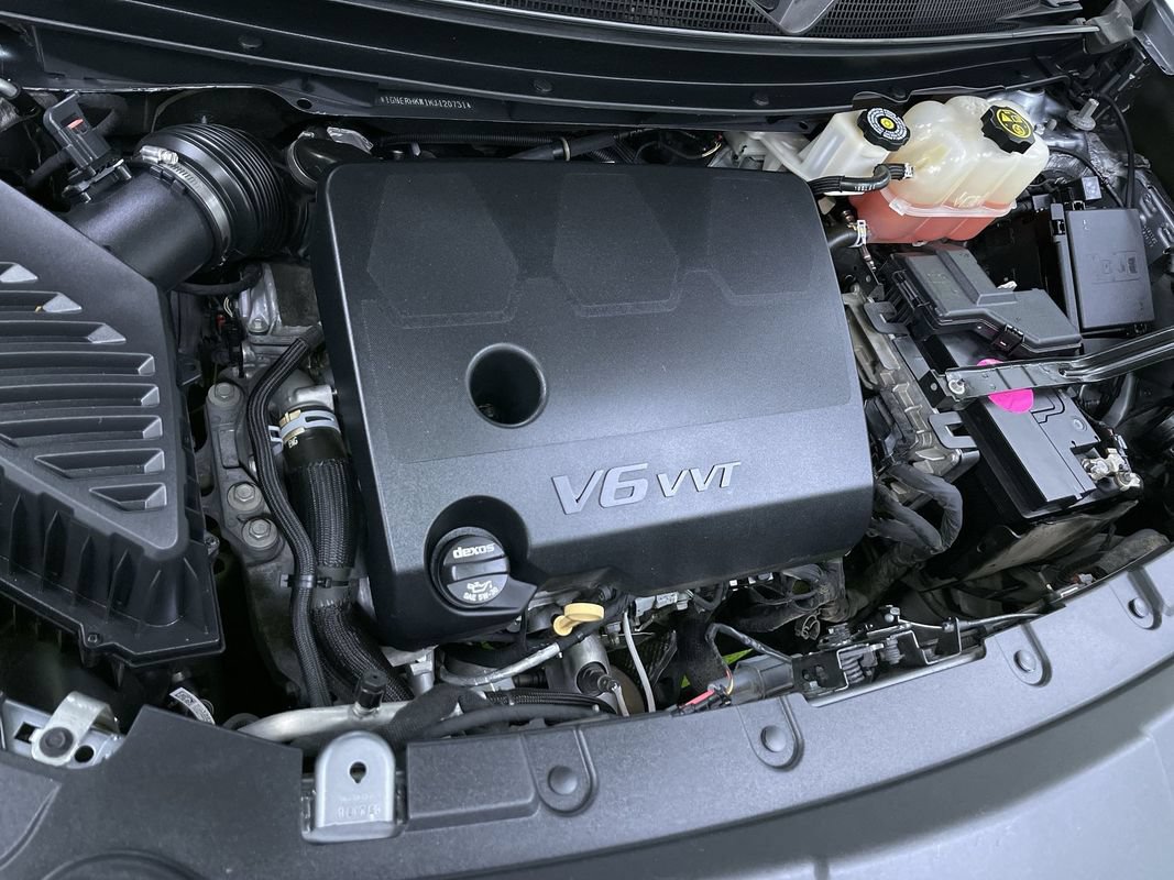 Used 2019 Chevrolet Traverse LT w/ LPO, 'HIT The Road' Package FWD image 30
