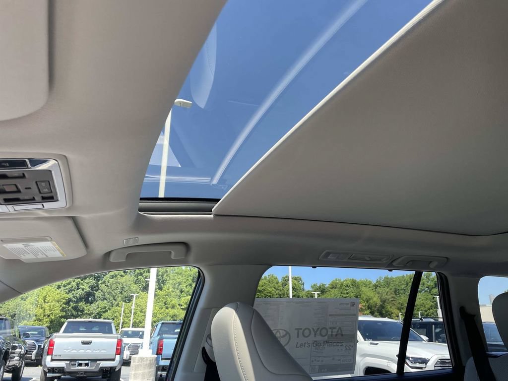 New 2026 Toyota Grand Highlander AWD image 29