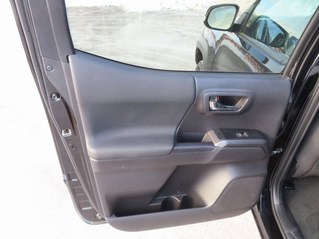 Used 2023 Toyota Tacoma TRD Off-Road image 30