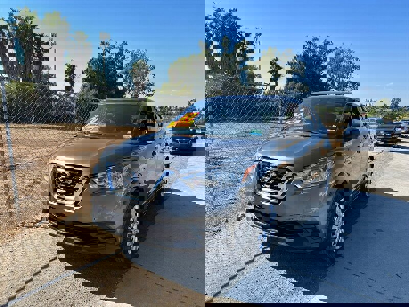 Used 2020 Nissan Kicks S image 6