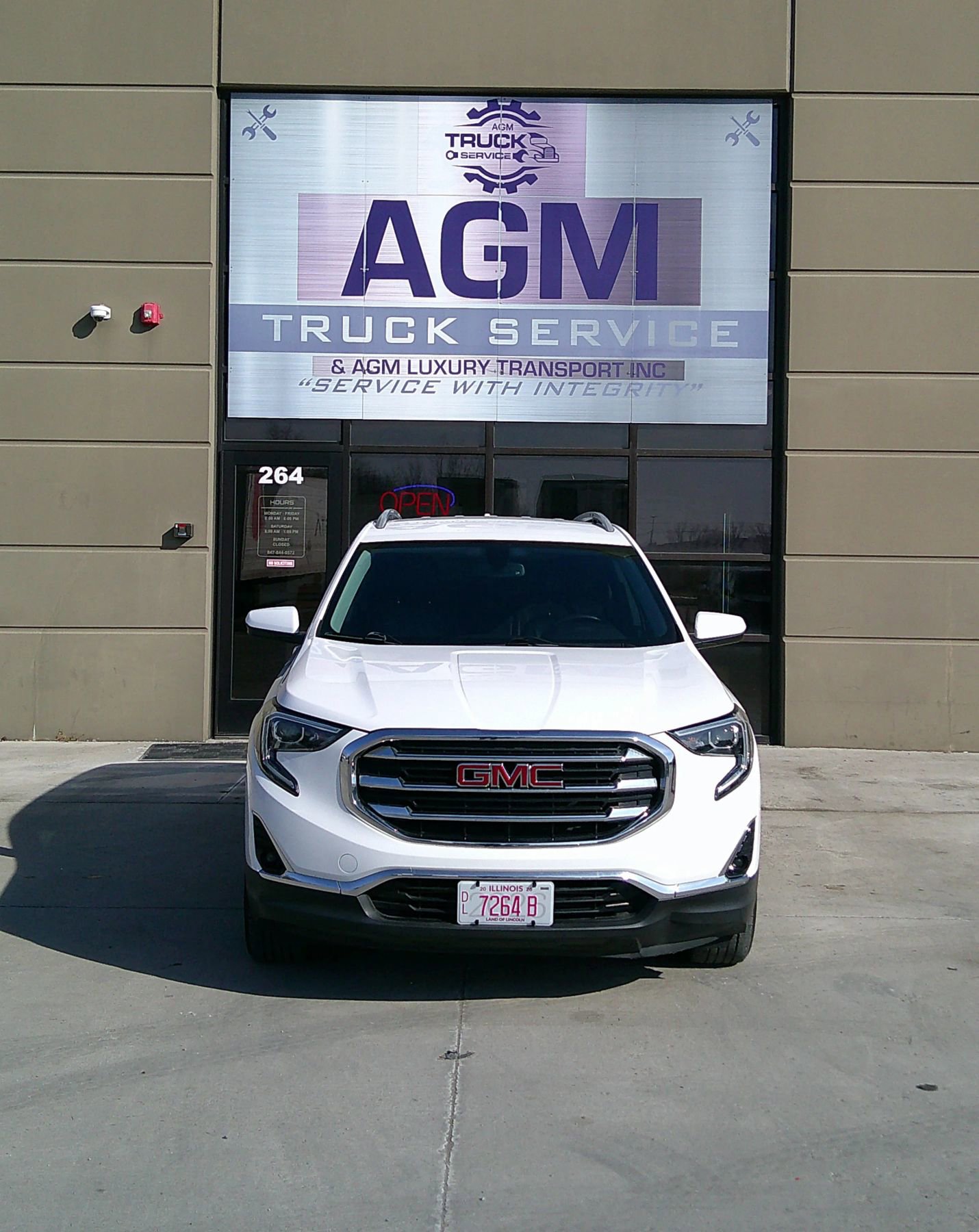 Used 2019 GMC Terrain SLT image 2