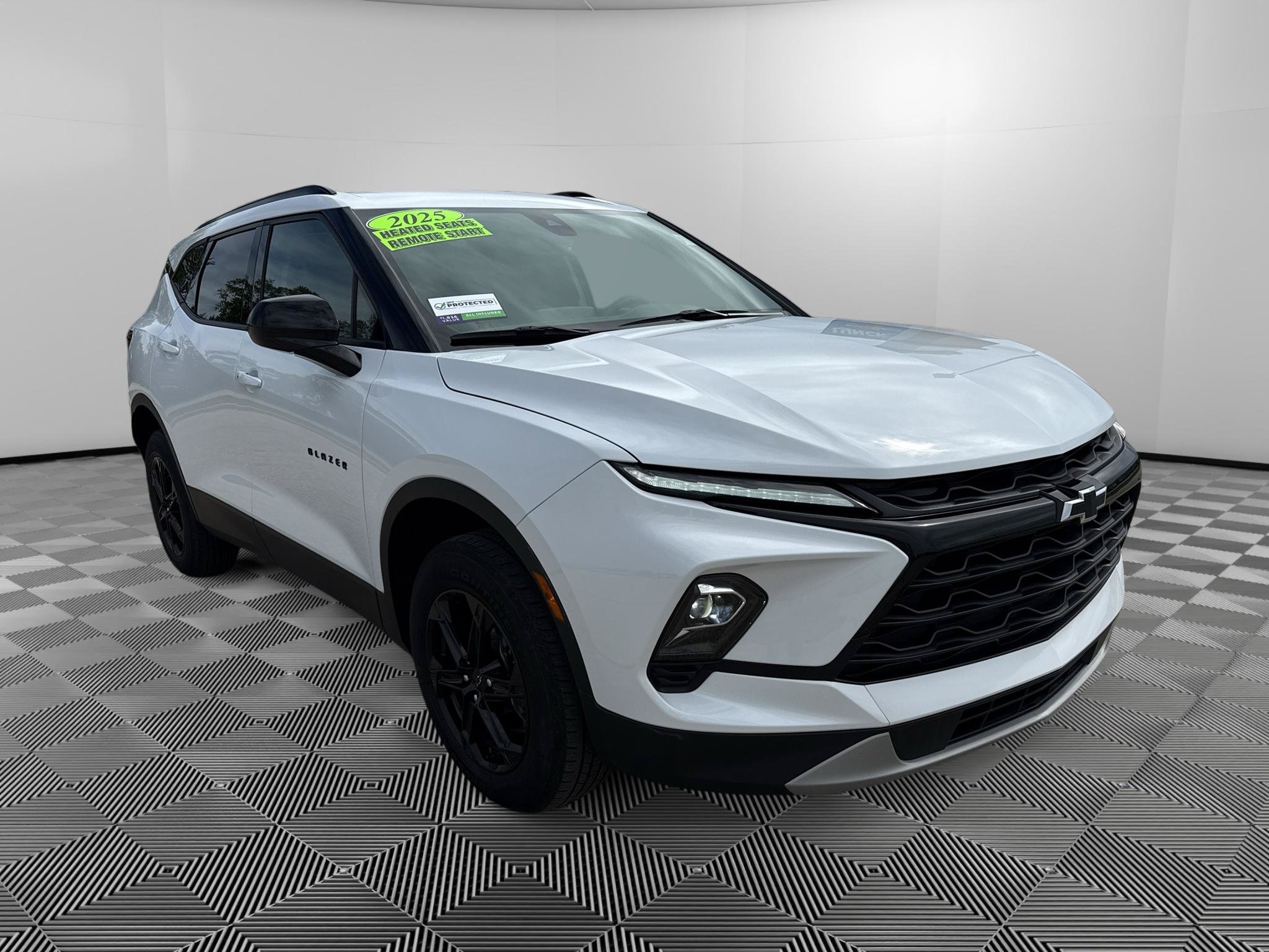 Used 2025 Chevrolet Blazer LT w/ Convenience Package FWD image 6