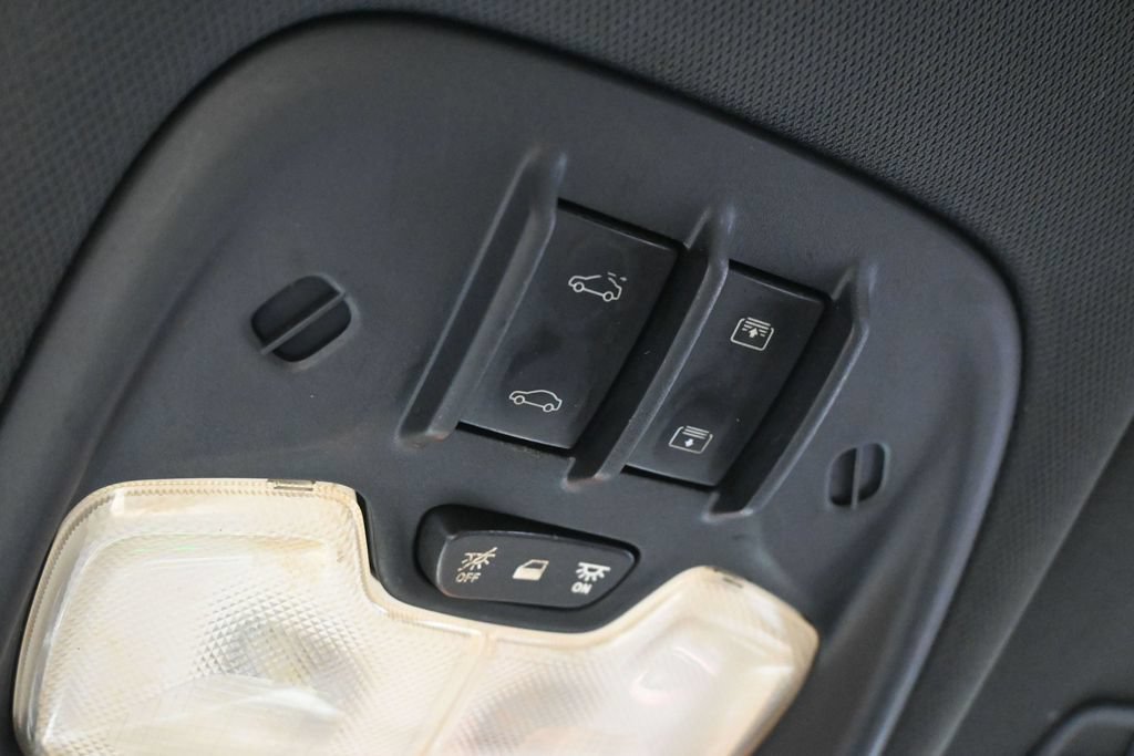 Used 2023 Chevrolet TrailBlazer RS w/ Sun and Liftgate Package FWD image 23