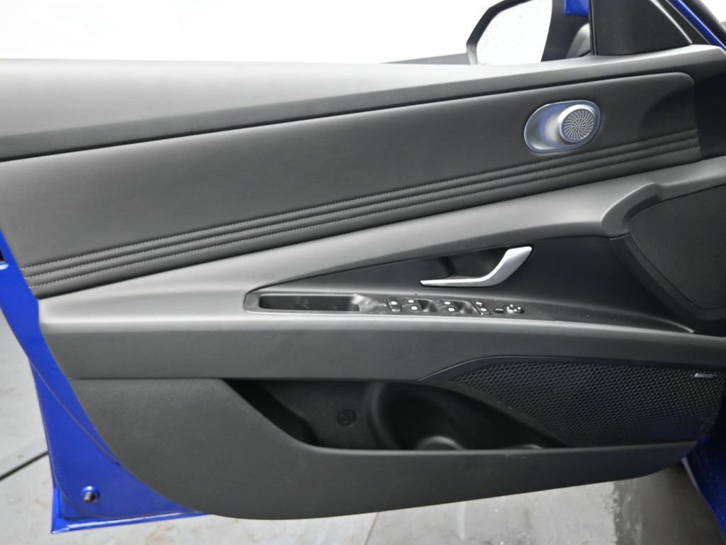 New 2026 Hyundai Elantra Limited image 26