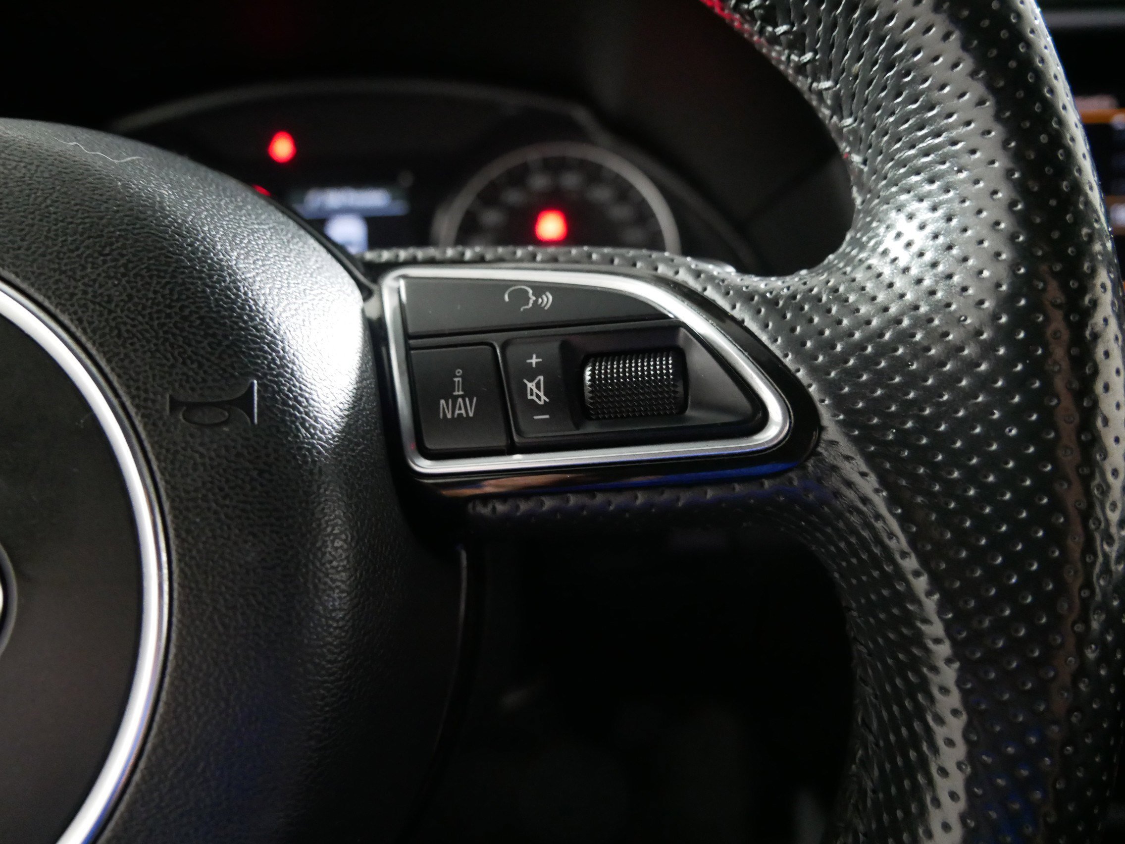 Used 2016 Audi Q5 3.0T Premium Plus w/ Technology Package image 28