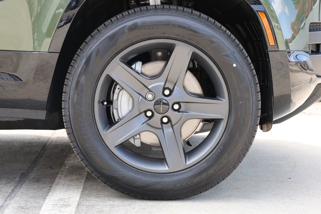 New 2026 Land Rover Defender 130 X-Dynamic SE AWD/4WD image 7