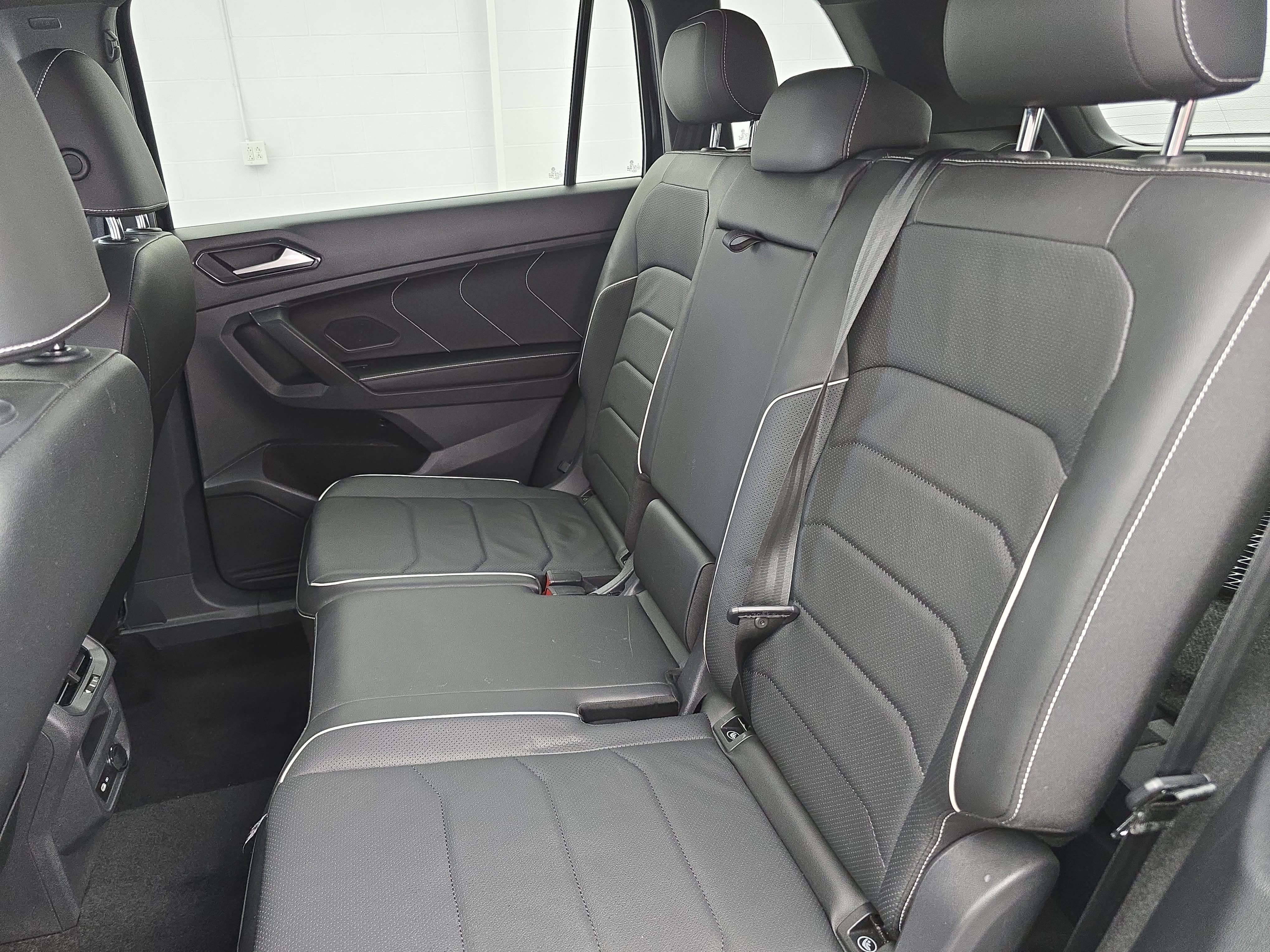 Certified 2023 Volkswagen Tiguan SEL R-Line AWD/4WD image 14