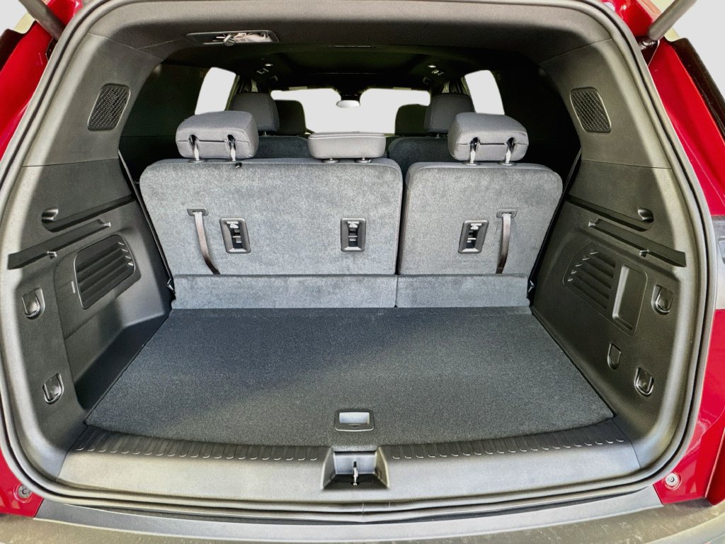 New 2027 Chevrolet Traverse LT w/ Sun and Wheel Package FWD image 28