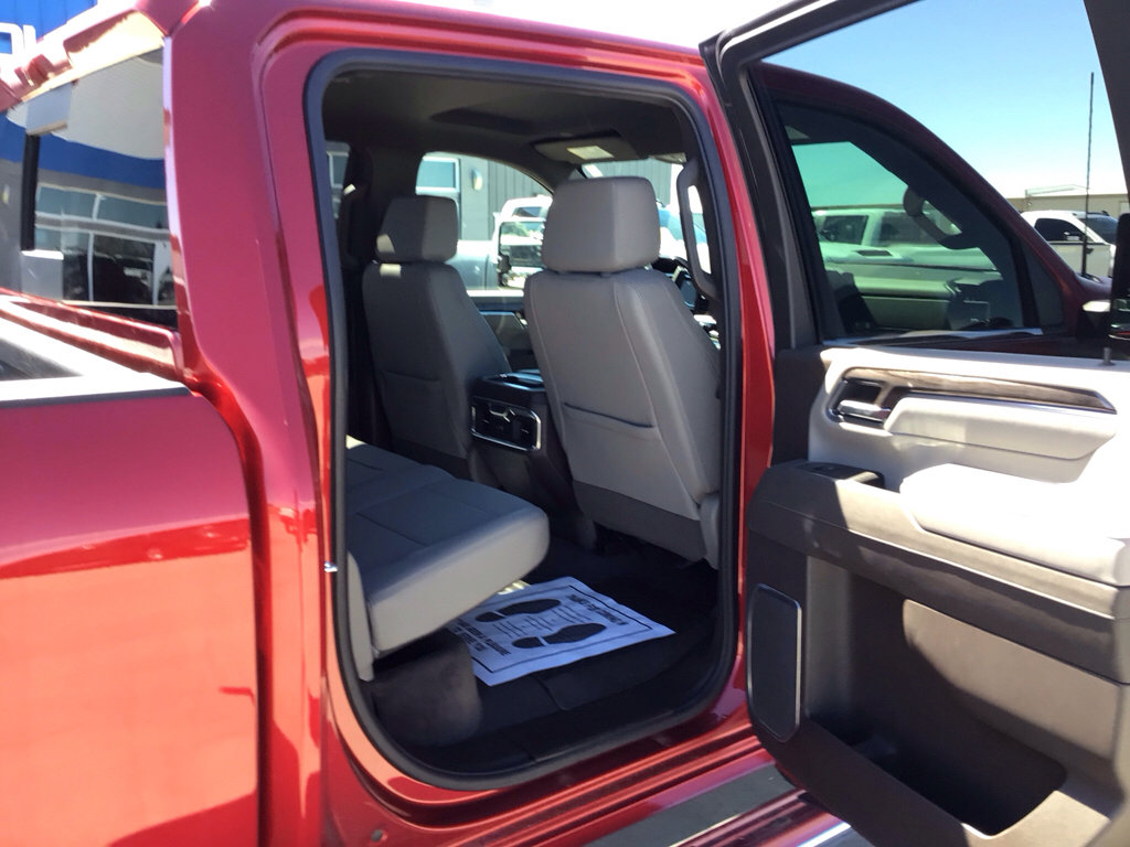 Used 2025 Chevrolet Silverado 3500 LTZ w/ LTZ Convenience Package image 15