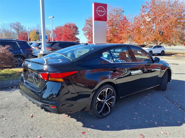 New 2025 Nissan Altima 2.5 SR image 3
