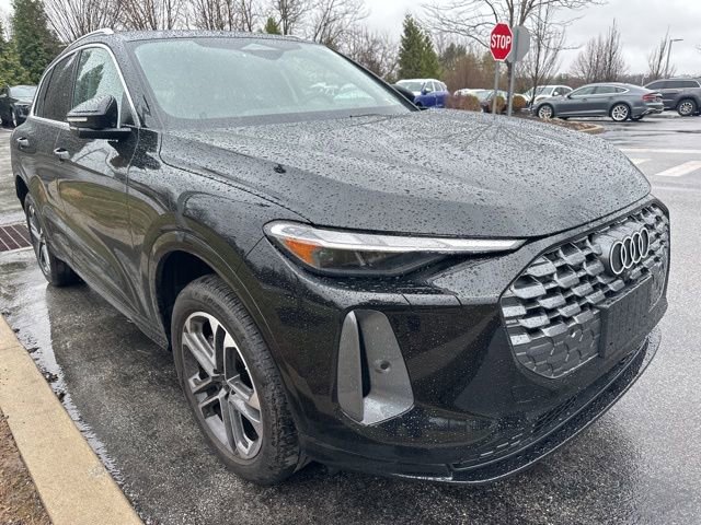 Used 2025 Audi Q5 2.0T Premium w/ Convenience Package image 1