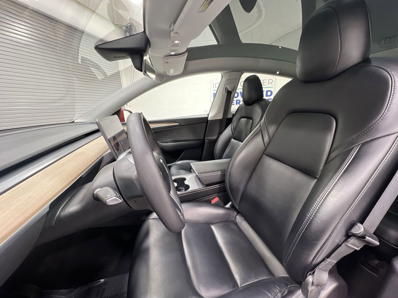 Used 2022 Tesla Model Y Long Range image 11