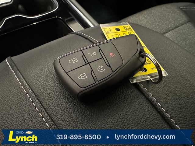 Used 2025 Chevrolet Traverse LT image 16