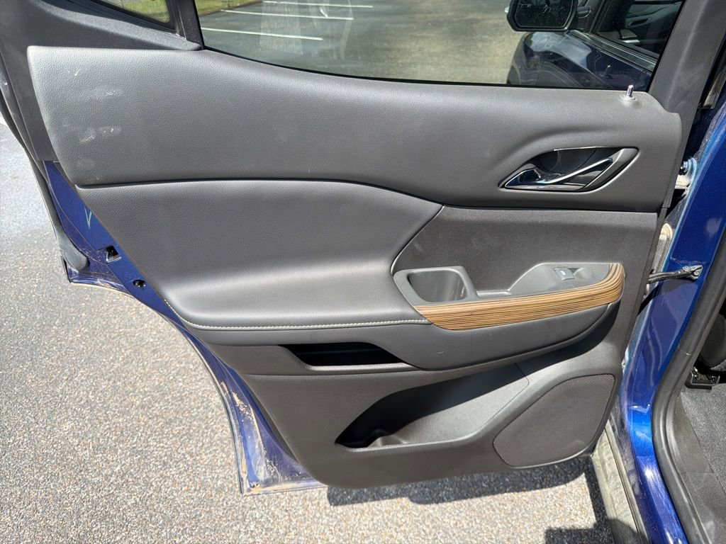 Used 2023 GMC Acadia SLE w/ Driver Convenience Package image 15