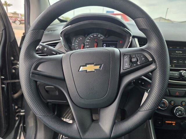 Used 2019 Chevrolet Trax LS w/ LPO, Protection Package FWD image 25