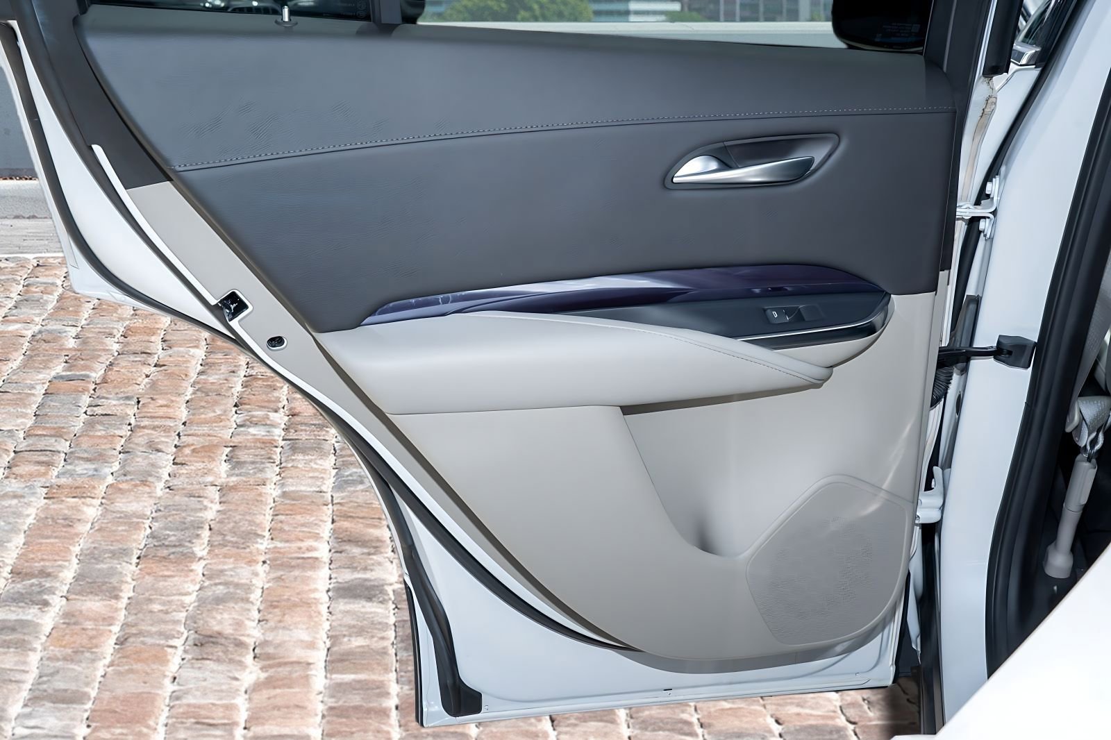 Used 2023 Cadillac XT4 Luxury w/ Driver Awareness Package FWD image 12