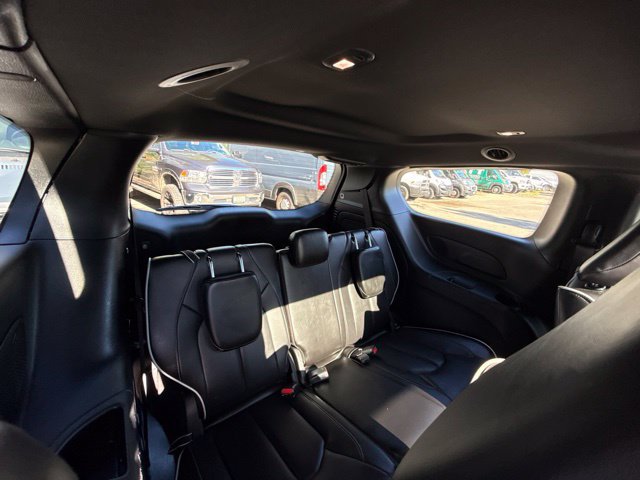 Used 2023 Chrysler Pacifica Limited w/ S Appearance Package FWD image 12