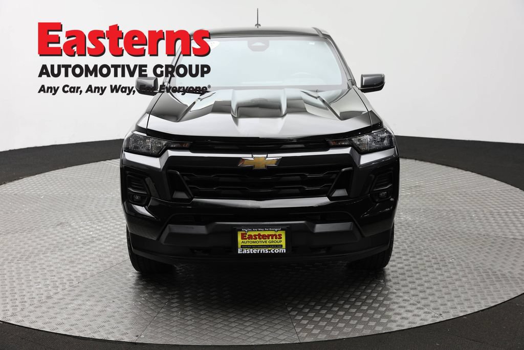 Used 2023 Chevrolet Colorado LT w/ LT Convenience Package AWD/4WD image 2