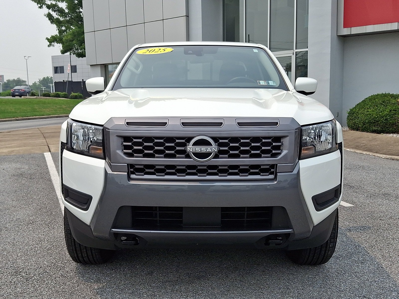 Certified 2025 Nissan Frontier SV AWD/4WD image 2