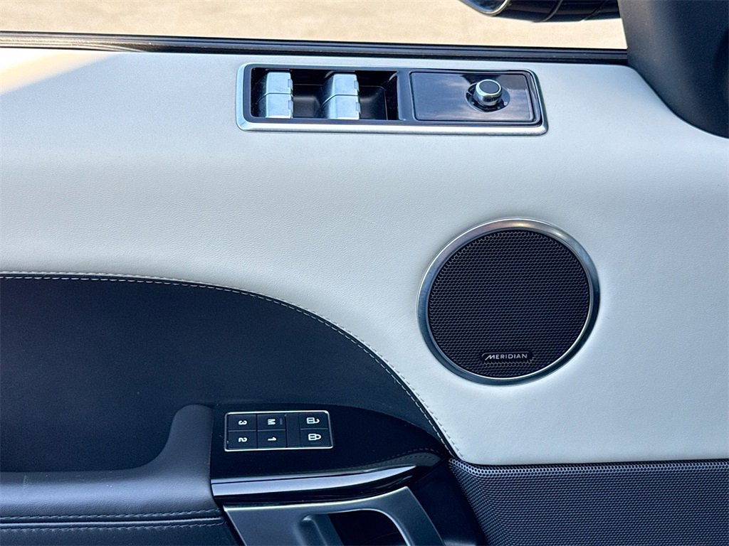 Used 2021 Land Rover Range Rover Sport HST image 23