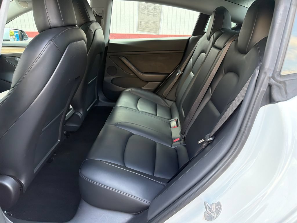 Used 2021 Tesla Model 3 Standard Range Plus RWD image 11