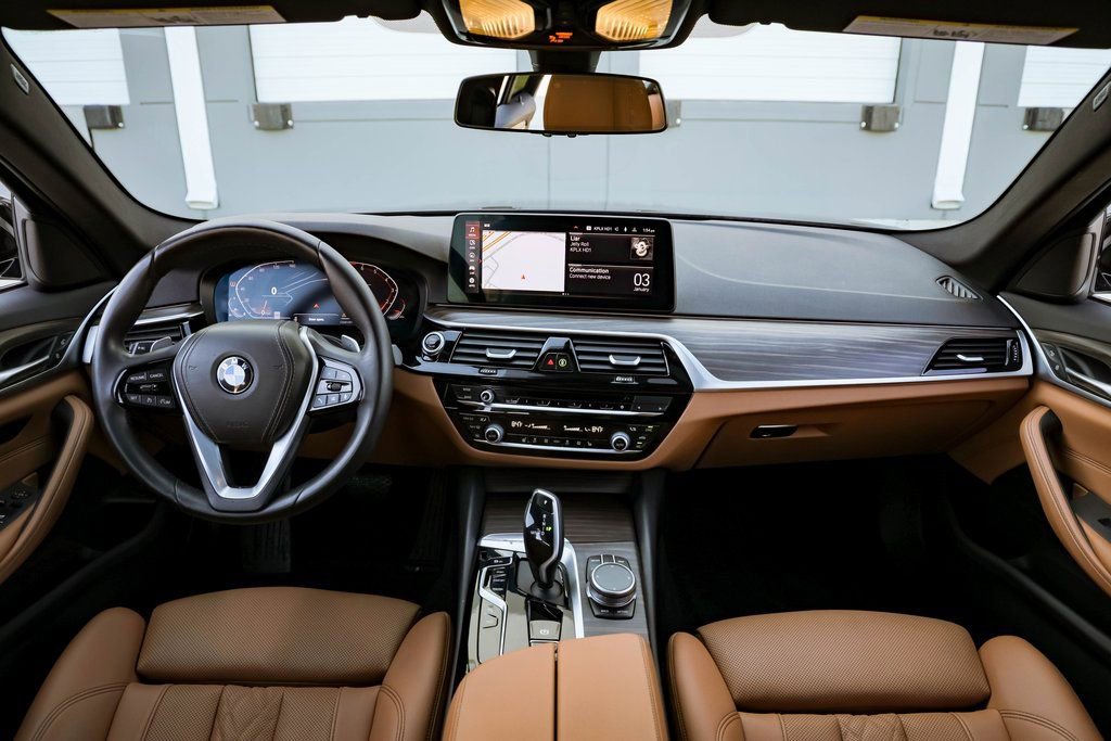 Used 2021 BMW 540i w/ Convenience Package RWD image 31