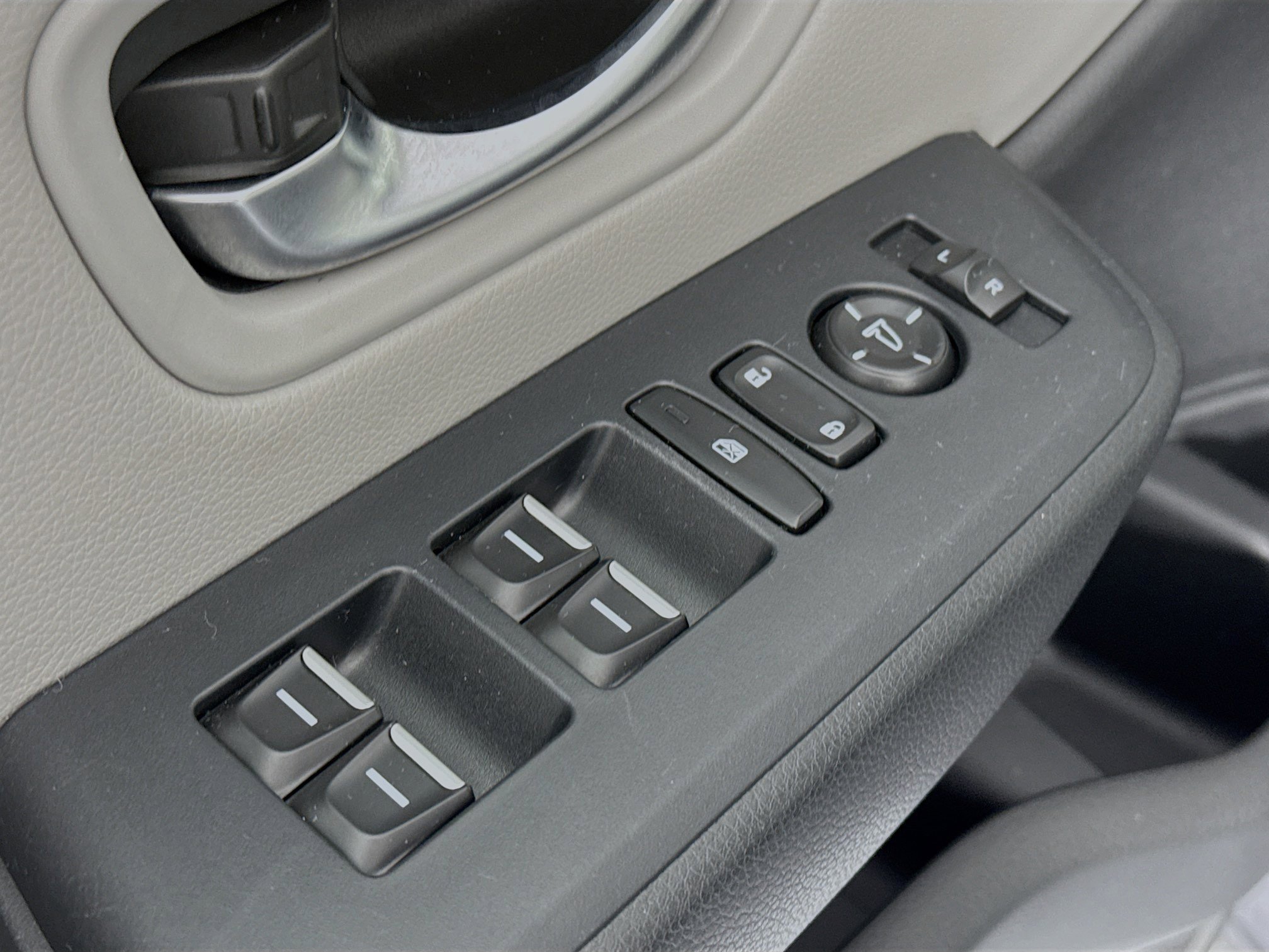 Certified 2023 Honda Pilot LX image 17