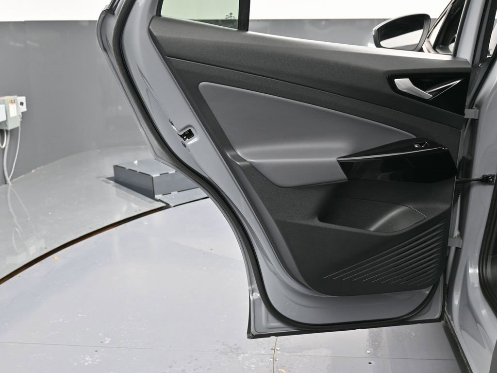 Used 2022 Volkswagen ID.4 Pro image 38