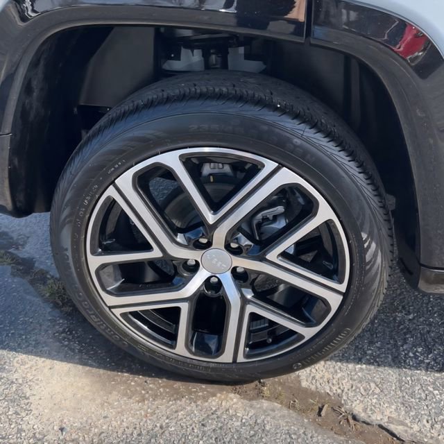 Used 2024 Jeep Compass Limited w/ Elite Group image 12