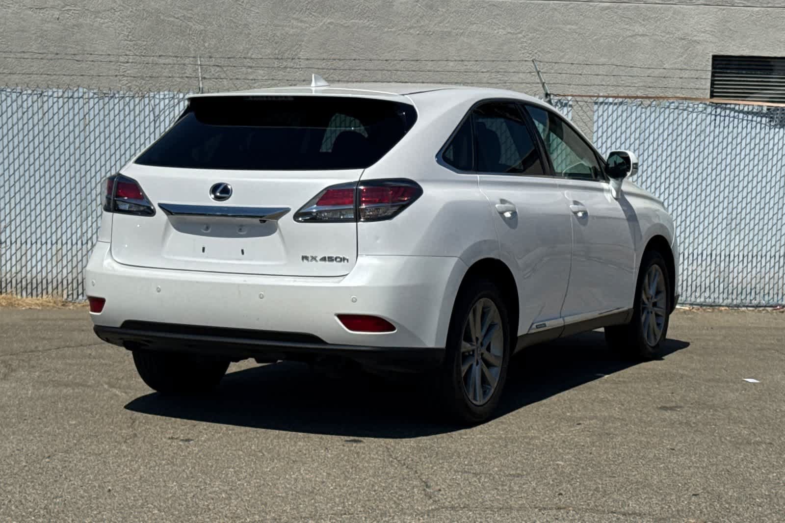 Used 2015 Lexus RX 450h FWD image 3