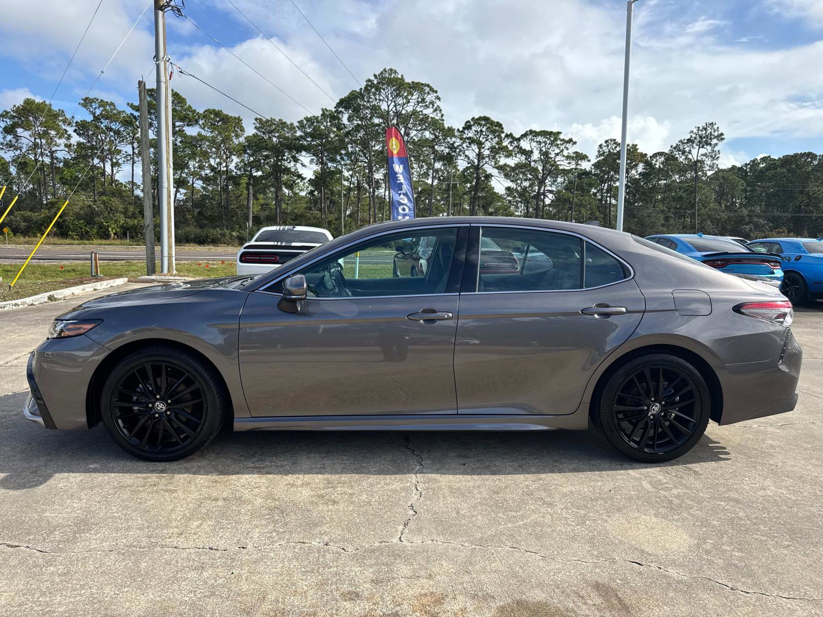 Used 2023 Toyota Camry XSE image 6