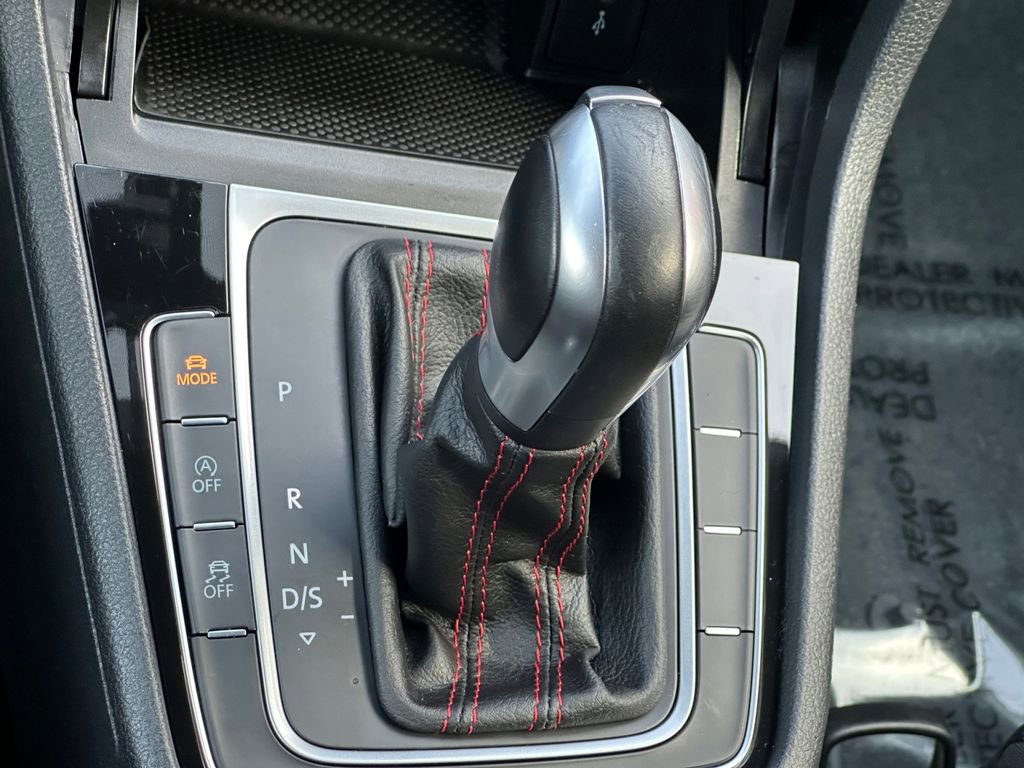 Used 2020 Volkswagen GTI S image 17