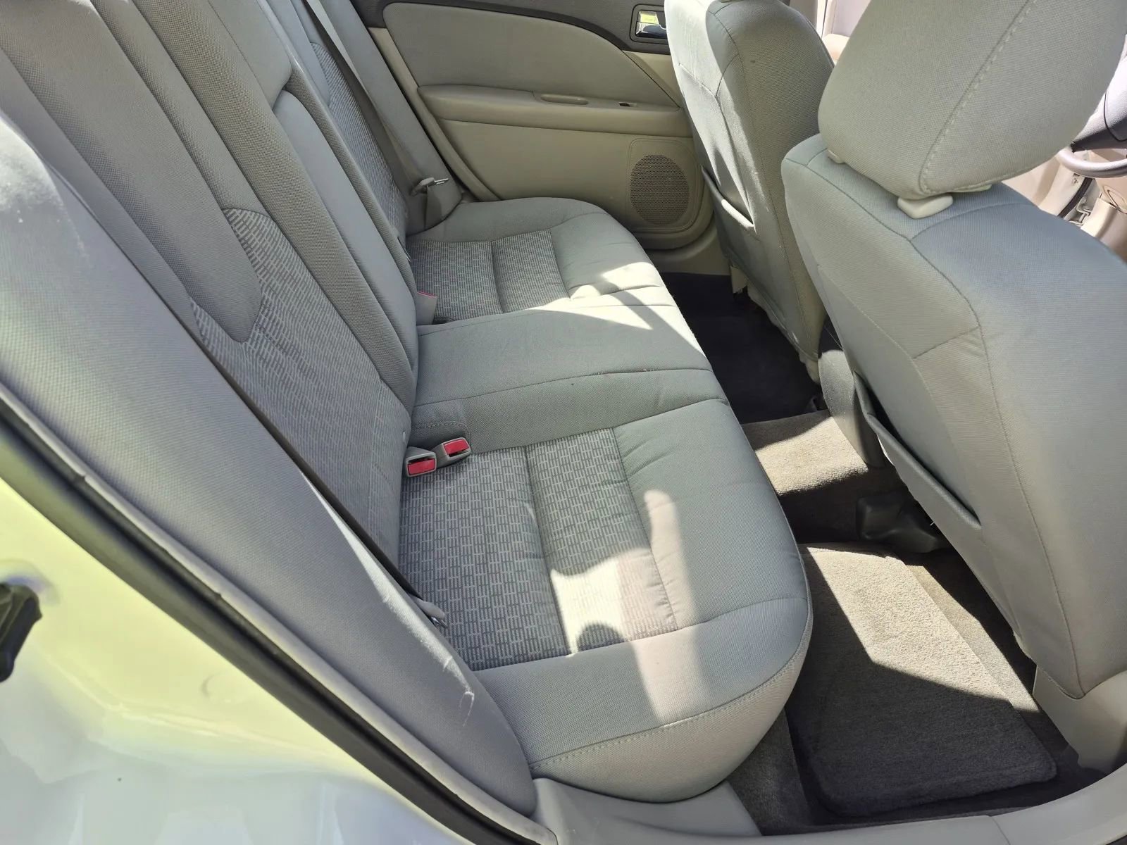 Used 2012 Ford Fusion SE FWD image 18