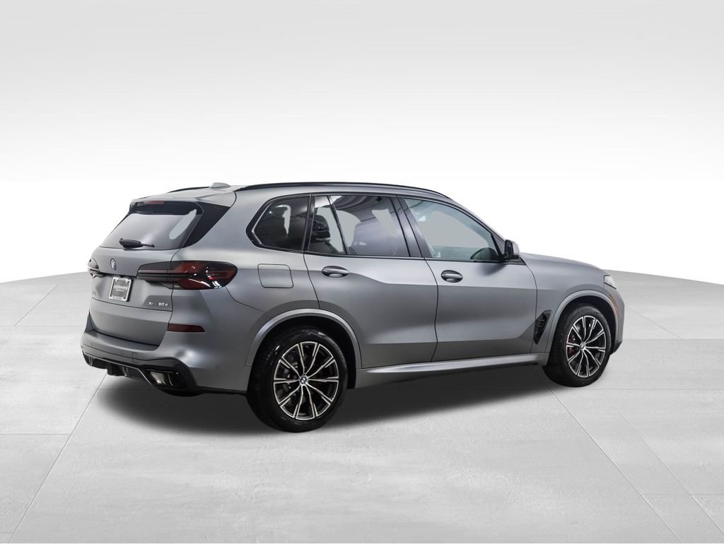 New 2026 BMW X5 xDrive50e image 5