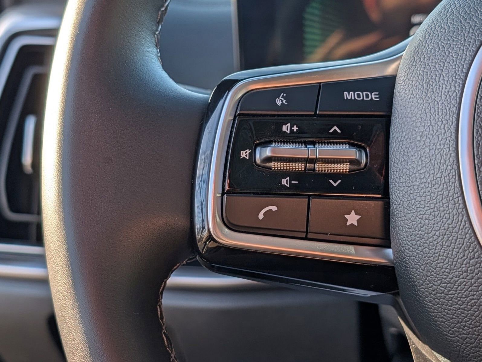 Used 2025 Kia Sorento S w/ Panoramic Sunroof Package image 31