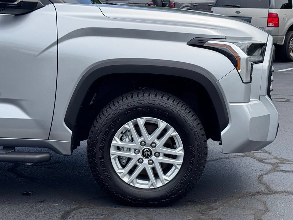 Used 2022 Toyota Tundra SR5 AWD/4WD image 40