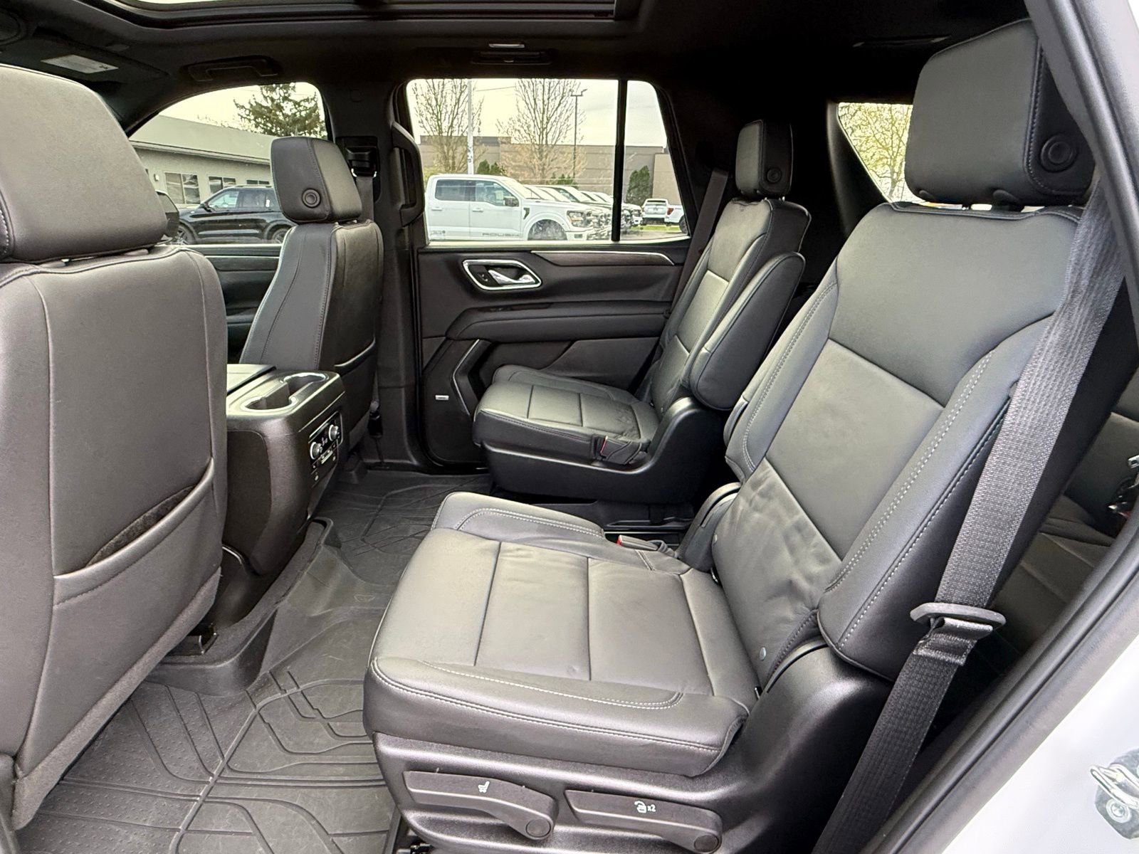 Used 2024 Chevrolet Tahoe Z71 w/ Luxury Package AWD/4WD image 13