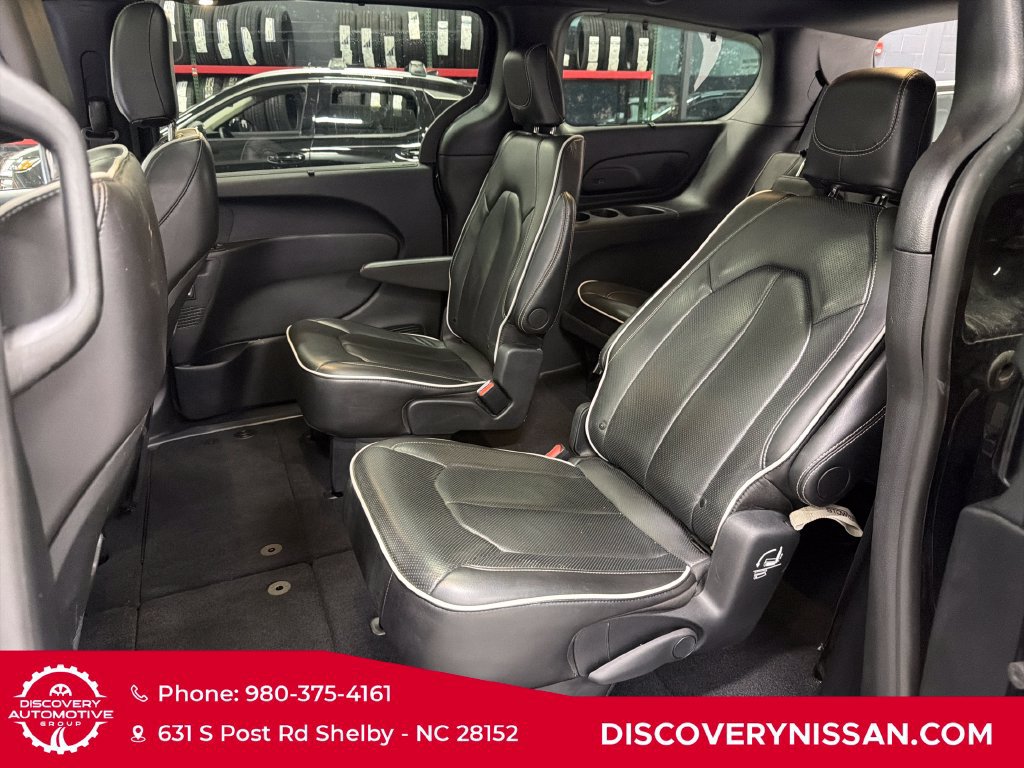 Used 2025 Chrysler Pacifica Limited FWD image 30
