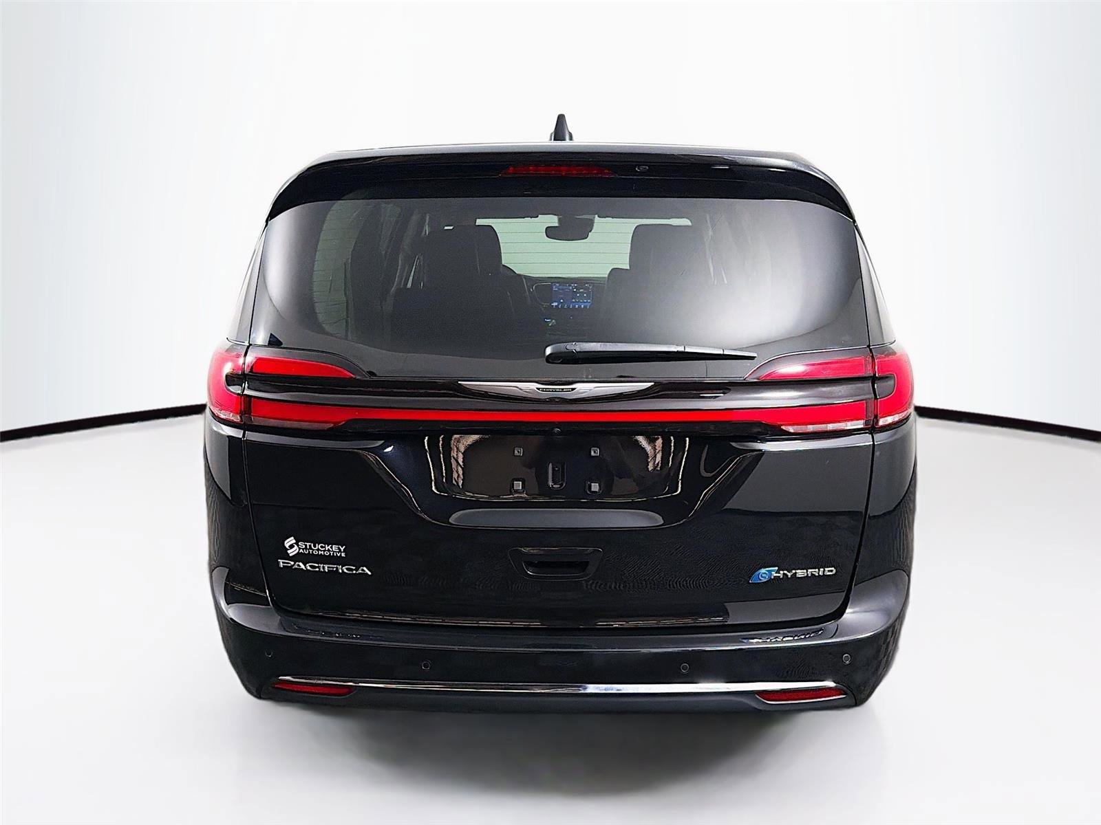 Used 2024 Chrysler Pacifica Select image 6