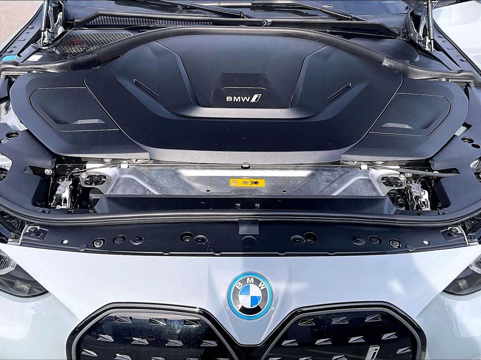 Used 2023 BMW i4 eDrive40 w/ M Sport Package RWD image 12