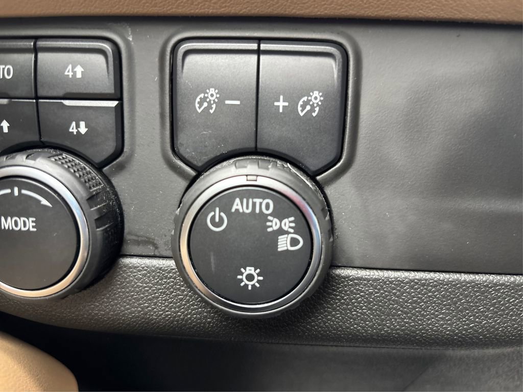 Used 2023 Chevrolet Tahoe Premier w/ Premium Package 2 image 26