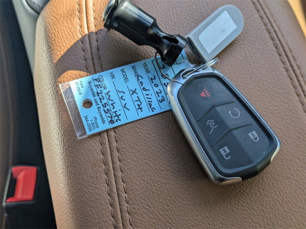 Used 2023 Cadillac XT4 Premium Luxury image 38