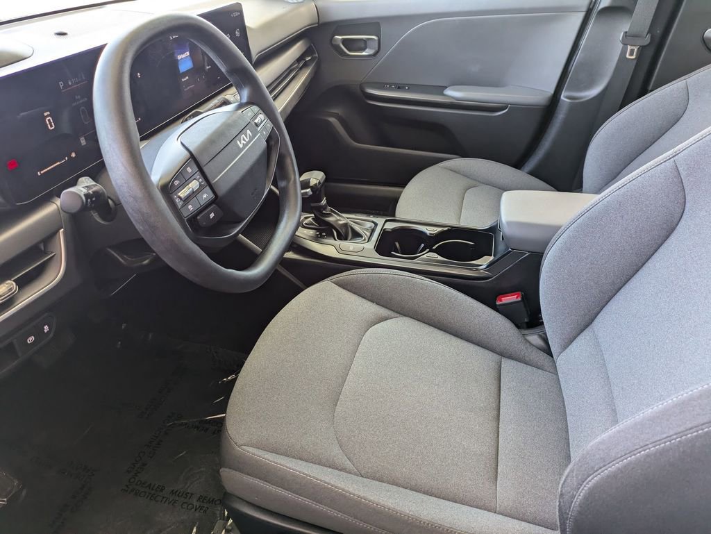 Used 2025 Kia K4 LXS image 23