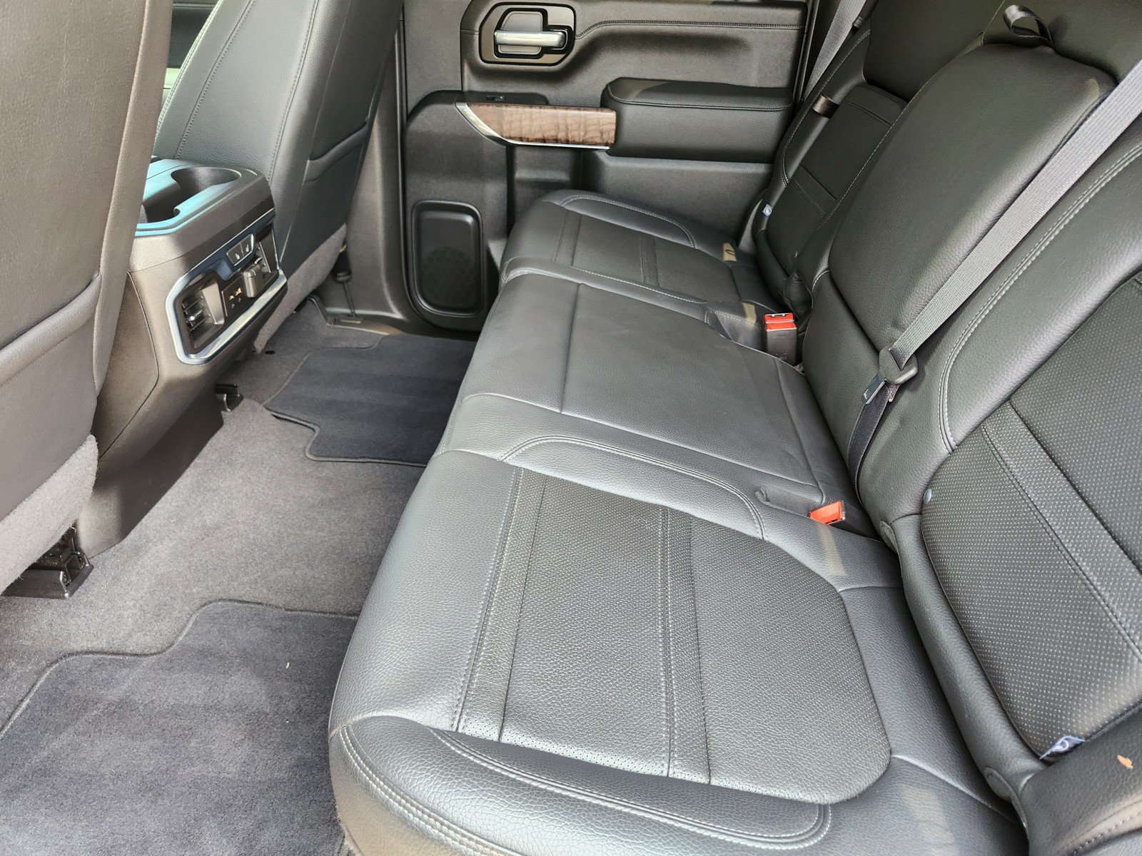 Used 2021 GMC Sierra 3500 Denali w/ Denali Black Diamond Edition AWD/4WD image 13