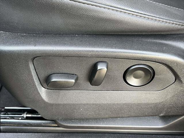 Used 2024 Chevrolet Suburban LT image 20