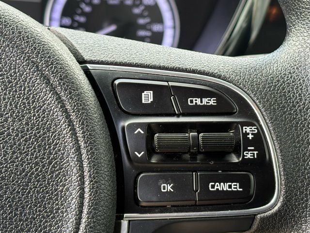 Used 2022 Kia Niro LX image 17