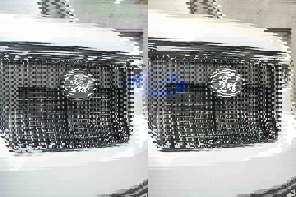 New 2026 Ford Maverick Lobo image 5