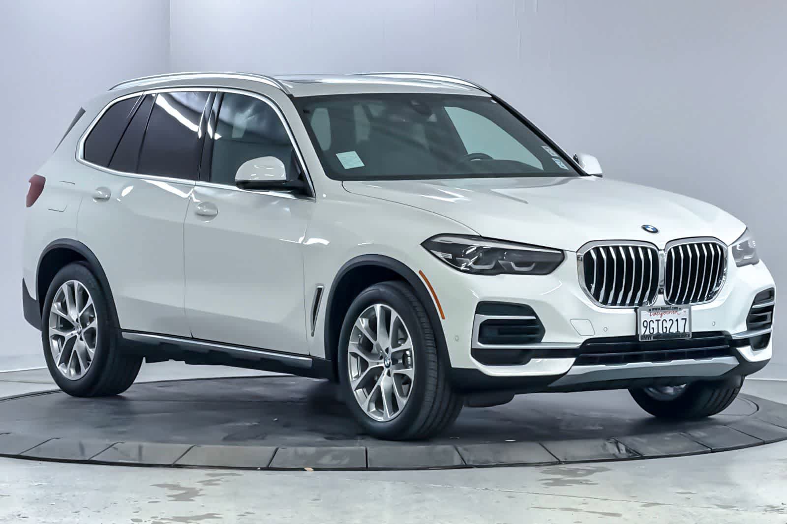 Certified 2023 BMW X5 xDrive40i w/ Premium Package AWD/4WD image 9