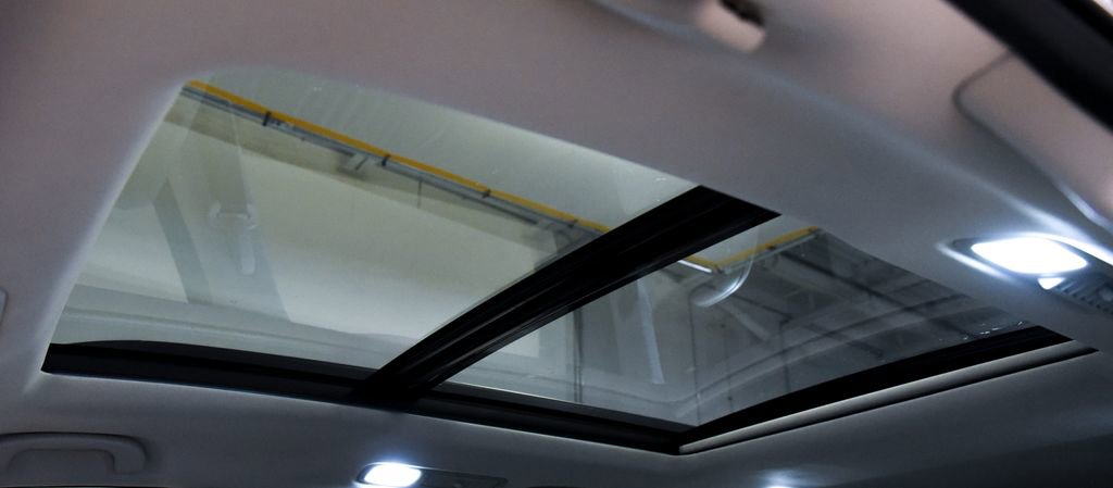 Used 2021 Subaru Ascent Limited w/ Technology Package image 31